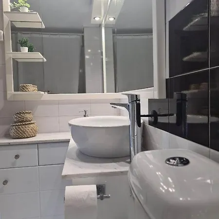 Dm - Quality In Perea, Thessaloniki, Greece * Περαία